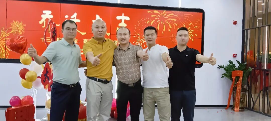 7赛时达乔迁.jpg
